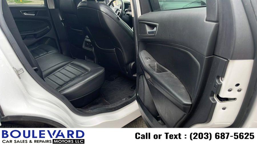 2016 Ford Edge SE Sport Utility 4D photo