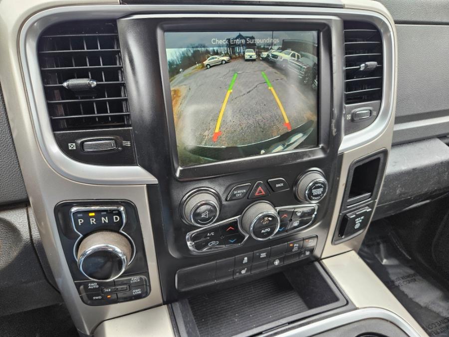 2017 RAM 1500 SLT 4x4 Quad Cab 6''4