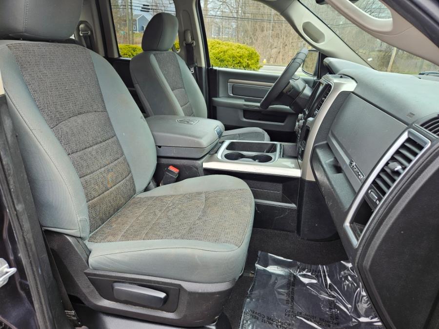 2017 RAM 1500 SLT 4x4 Quad Cab 6''4