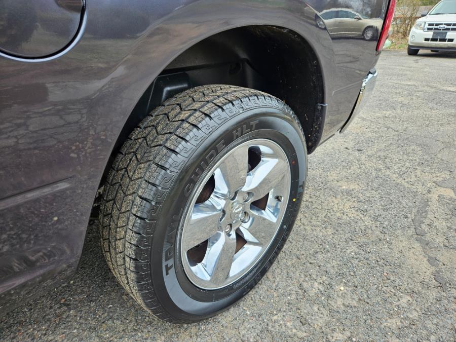 2017 RAM 1500 SLT 4x4 Quad Cab 6''4