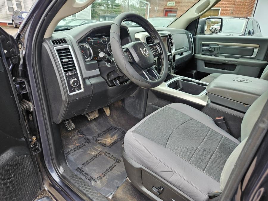 2017 RAM 1500 SLT 4x4 Quad Cab 6''4