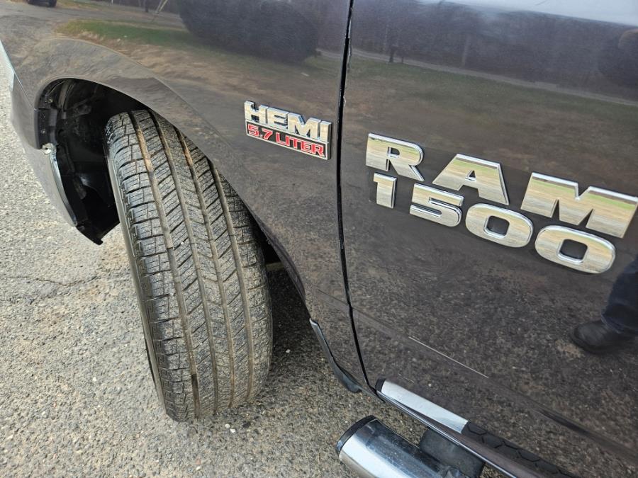 2017 RAM 1500 SLT 4x4 Quad Cab 6''4