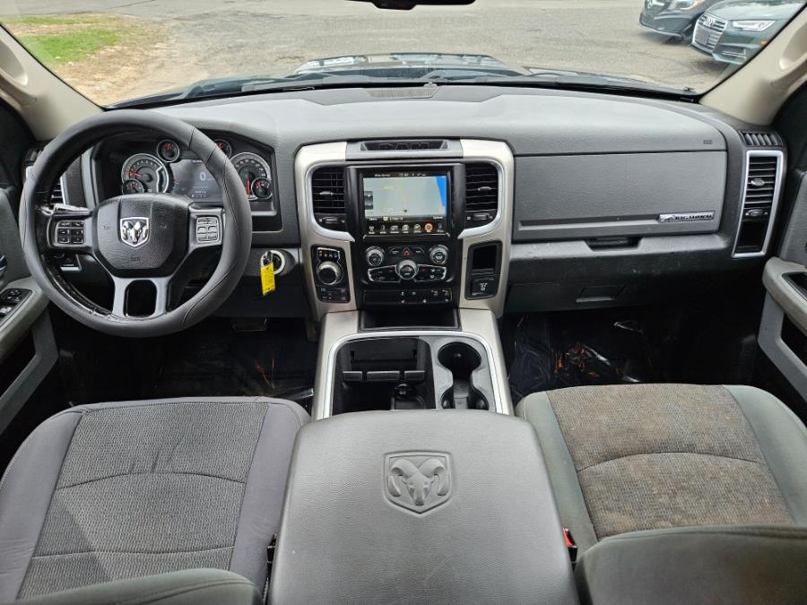 2017 RAM 1500 SLT 4x4 Quad Cab 6''4