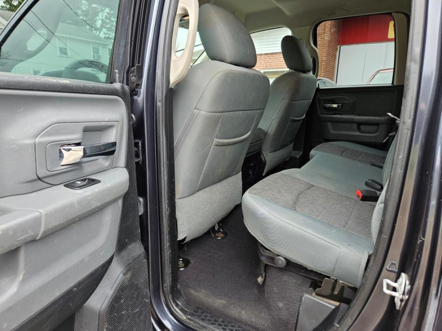 2017 RAM 1500 SLT 4x4 Quad Cab 6''4