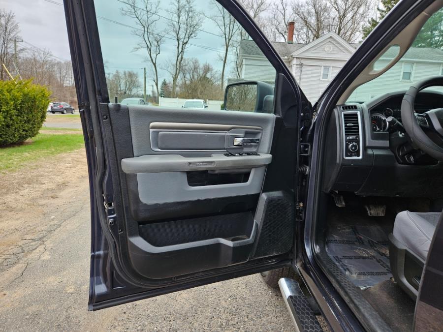 2017 RAM 1500 SLT 4x4 Quad Cab 6''4