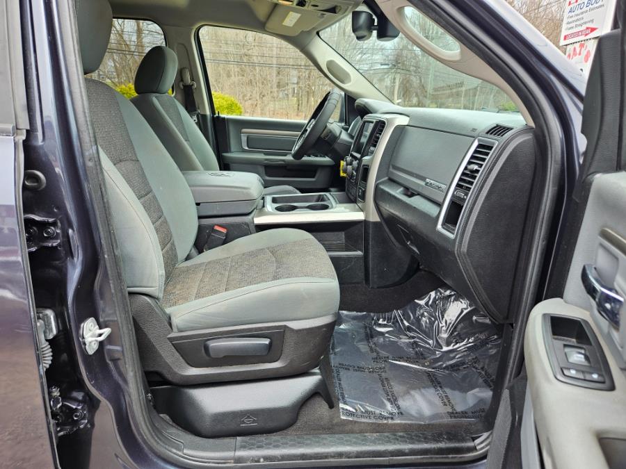 2017 RAM 1500 SLT 4x4 Quad Cab 6''4