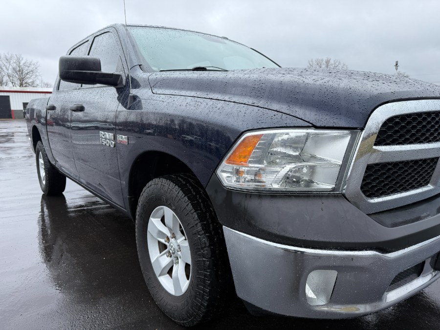 2016 RAM 1500 4WD Crew Cab 140.5
