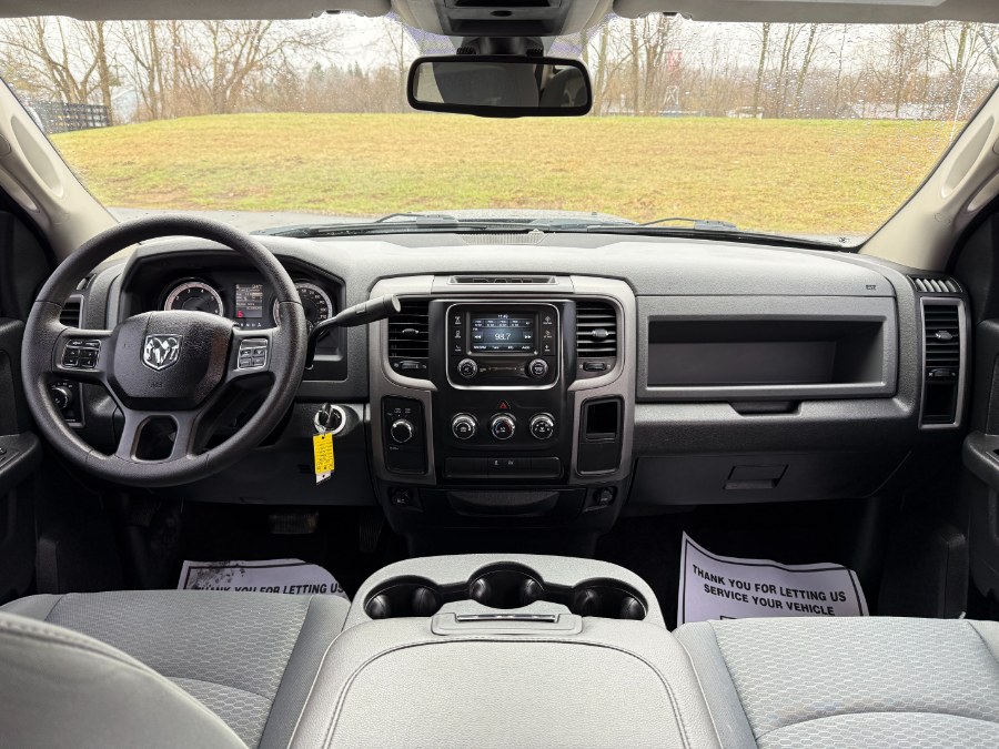 2016 RAM 1500 4WD Crew Cab 140.5