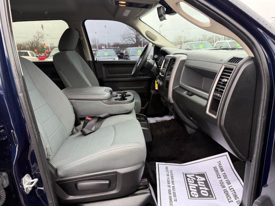 2016 RAM 1500 4WD Crew Cab 140.5