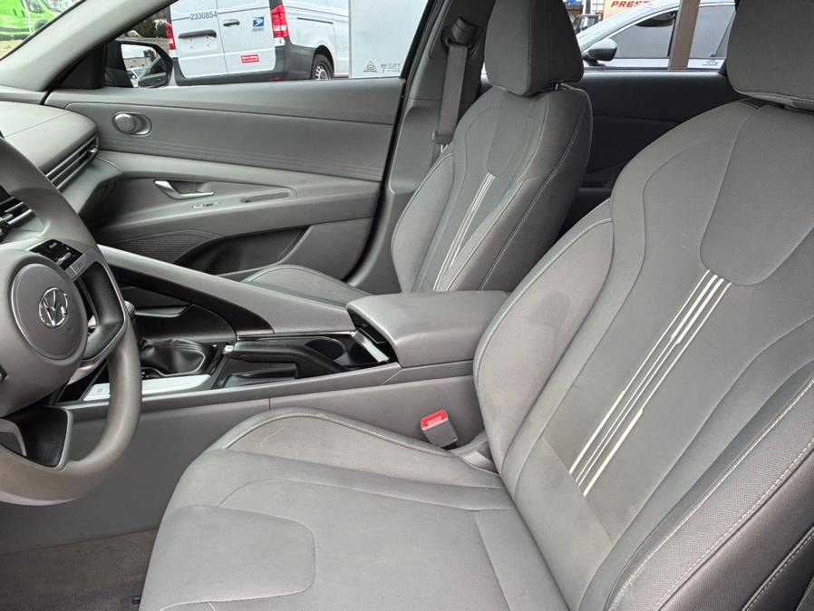 2023 Hyundai Elantra SEL photo