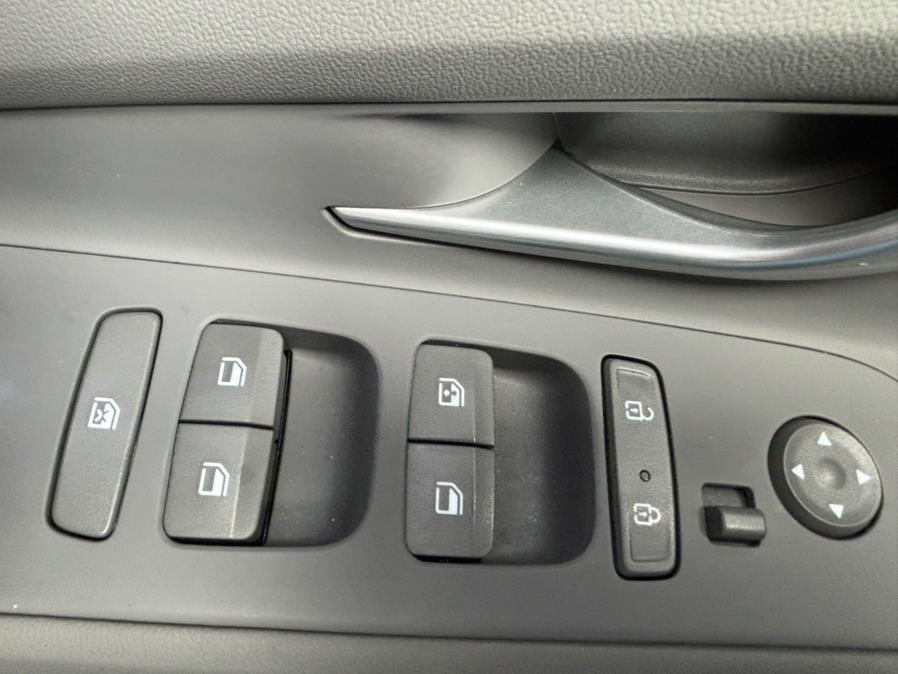 2023 Hyundai Elantra SEL photo