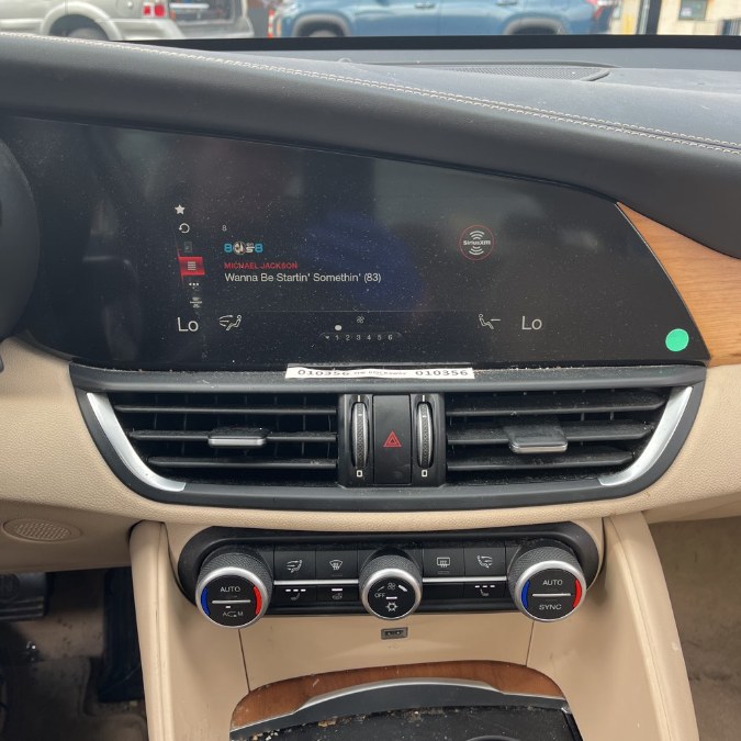 2017 Alfa Romeo Giulia Ti AWD photo