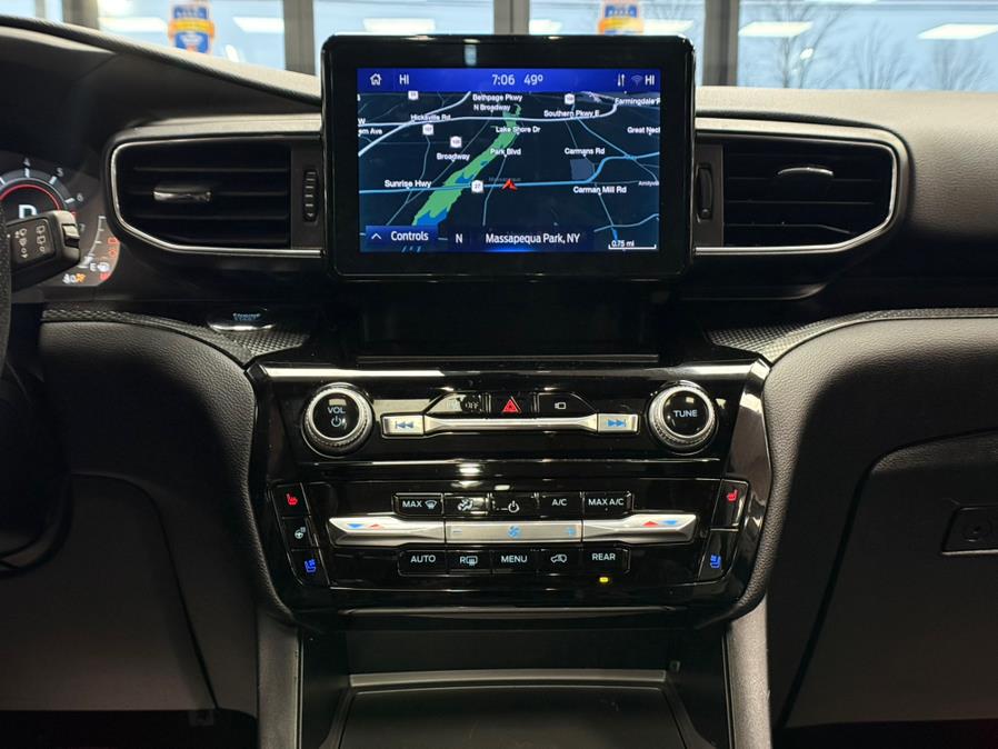2022 Ford Explorer ST 4WD photo