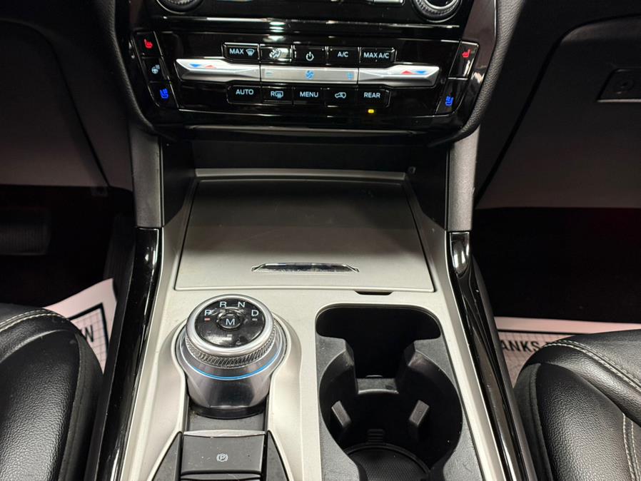 2022 Ford Explorer ST 4WD photo