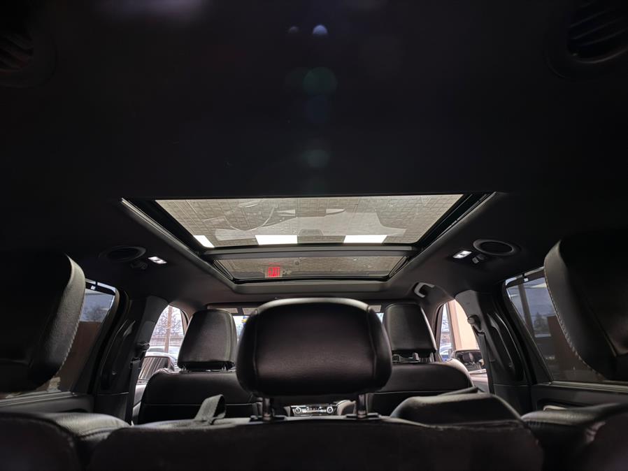 2022 Ford Explorer ST 4WD photo