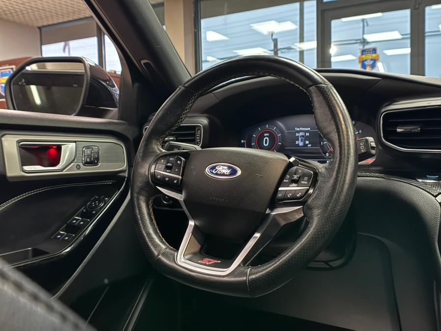 2022 Ford Explorer ST 4WD photo