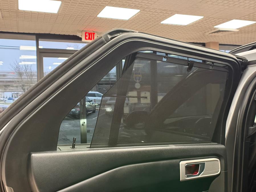 2022 Ford Explorer ST 4WD photo