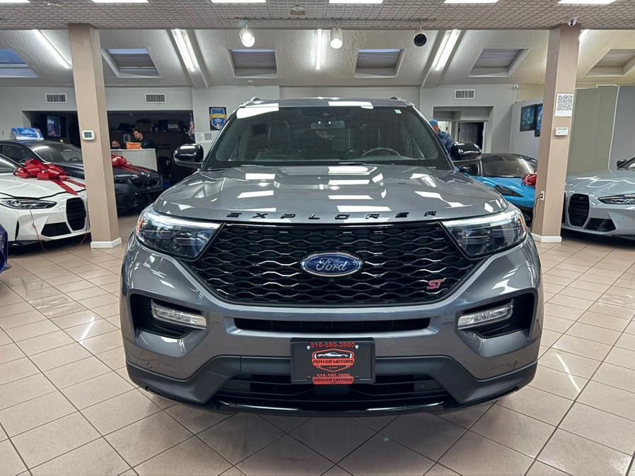 2022 Ford Explorer ST 4WD photo