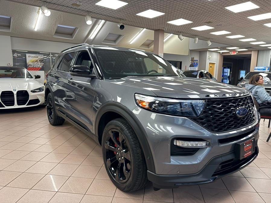 2022 Ford Explorer ST 4WD photo