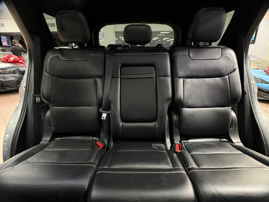 2022 Ford Explorer ST 4WD photo