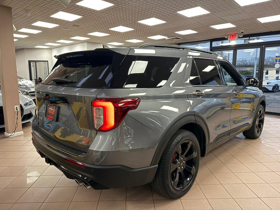 2022 Ford Explorer ST 4WD photo