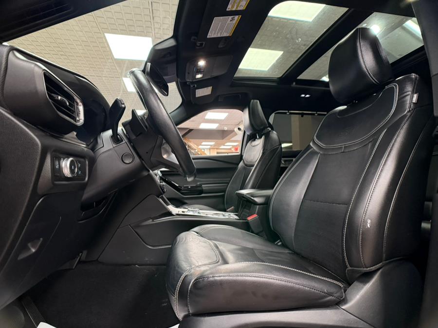 2022 Ford Explorer ST 4WD photo