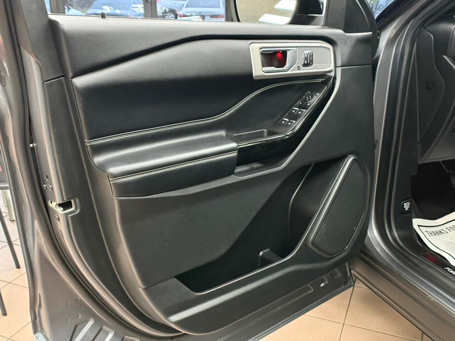 2022 Ford Explorer ST 4WD photo