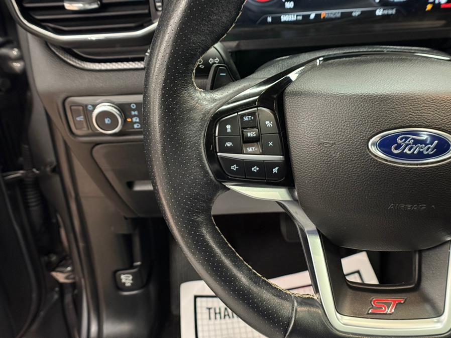 2022 Ford Explorer ST 4WD photo