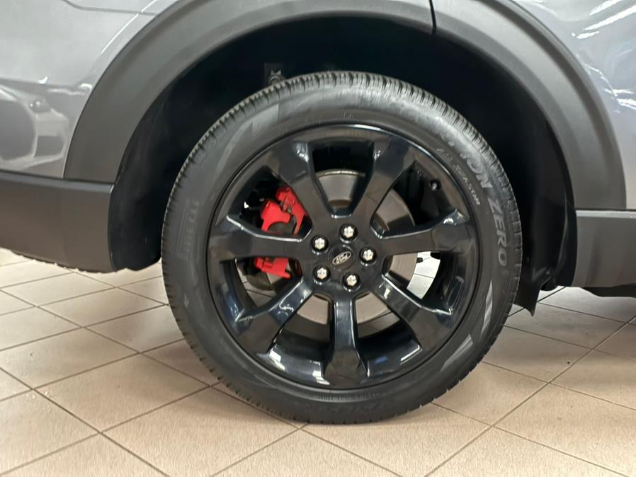 2022 Ford Explorer ST 4WD photo