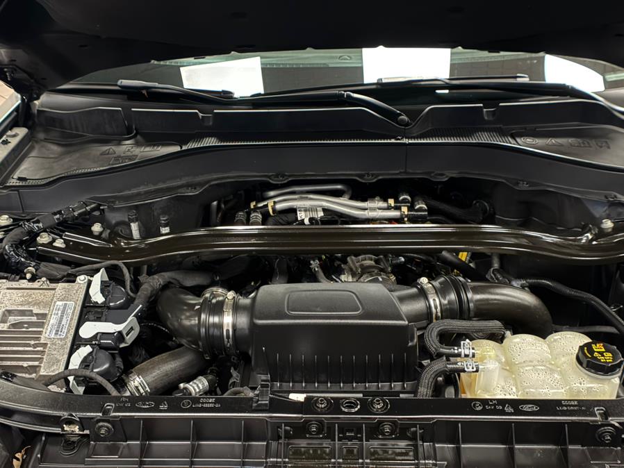 2022 Ford Explorer ST 4WD photo
