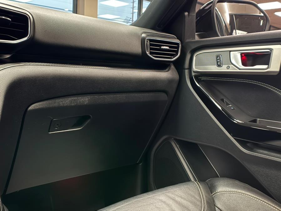 2022 Ford Explorer ST 4WD photo