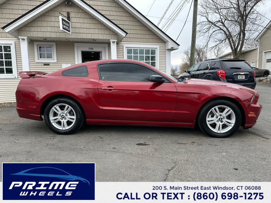 2014 Ford Mustang V6 photo