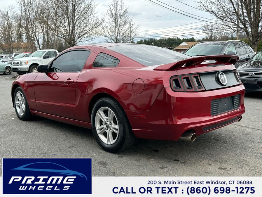 2014 Ford Mustang V6 photo