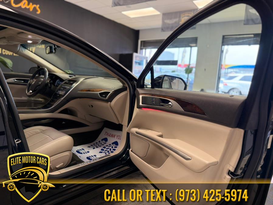 2016 Lincoln MKZ 4dr Sdn AWD photo