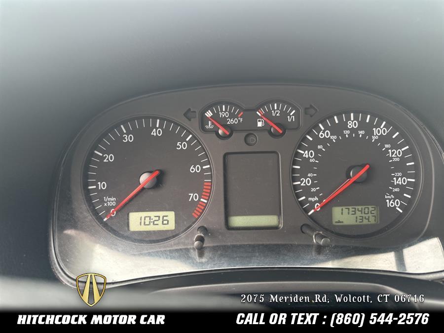 2002 Volkswagen Golf GLS photo