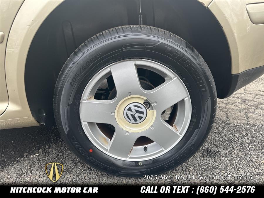 2002 Volkswagen Golf GLS photo