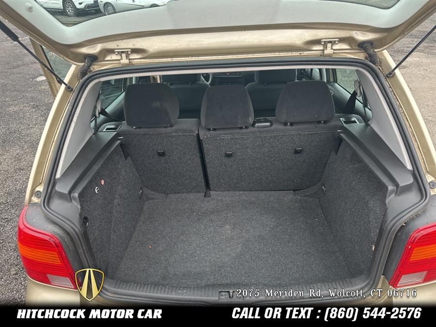 2002 Volkswagen Golf GLS photo