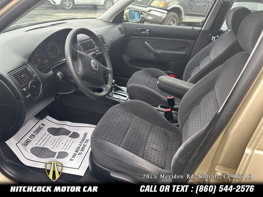 2002 Volkswagen Golf GLS photo
