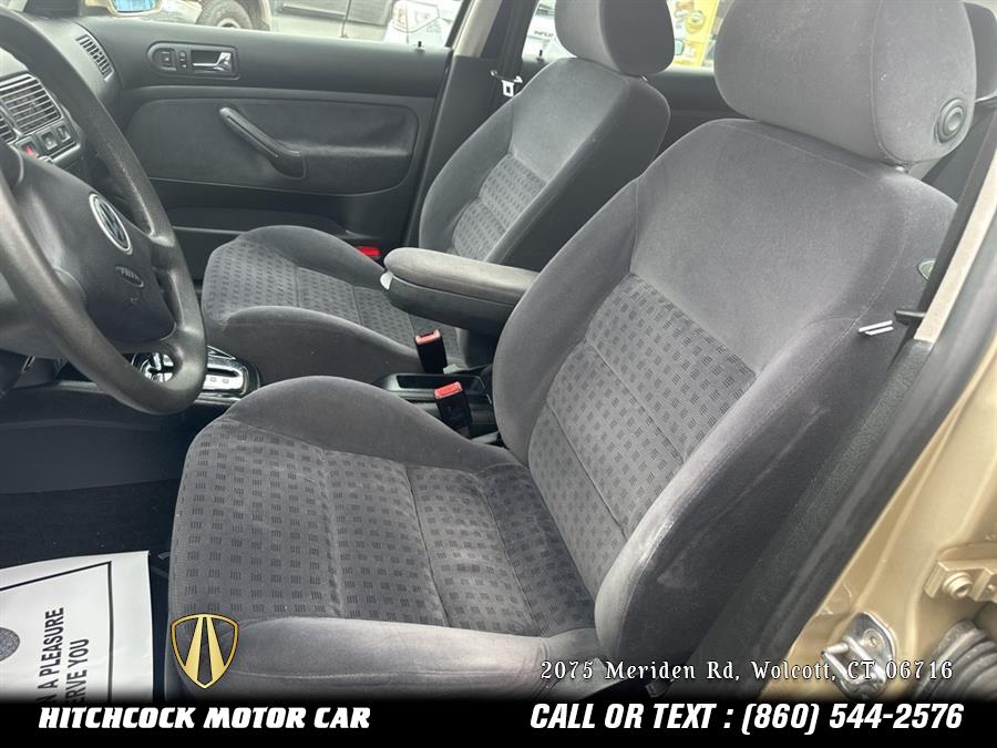 2002 Volkswagen Golf GLS photo