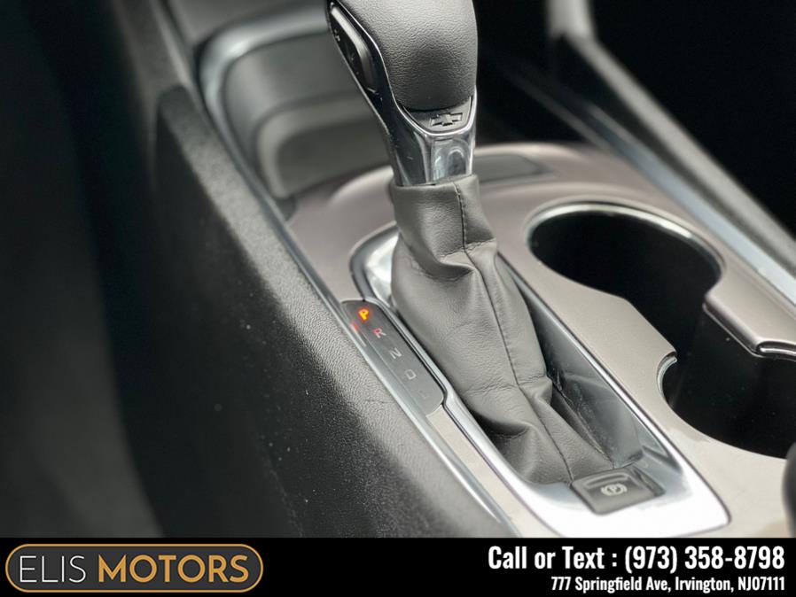 2022 Chevrolet Malibu 4dr Sdn LT photo