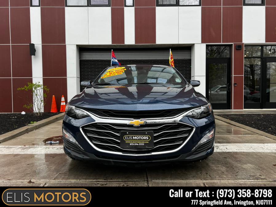 2022 Chevrolet Malibu 4dr Sdn LT photo