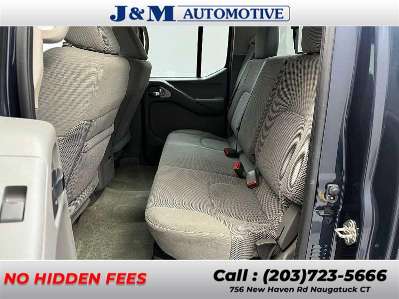 2017 Nissan Frontier SV V6 photo