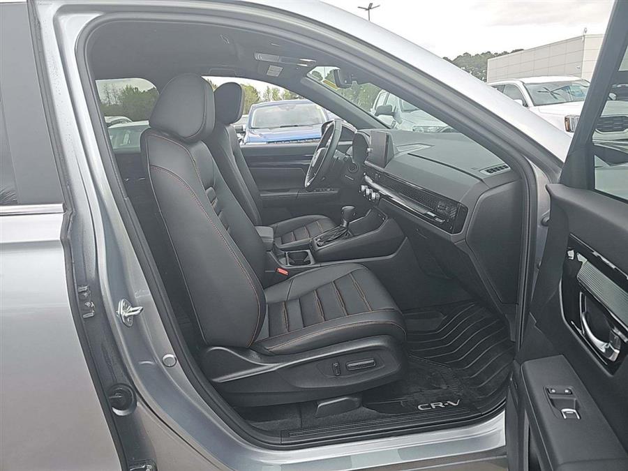 2024 Honda CR-V Hybrid Sport Touring AWD photo