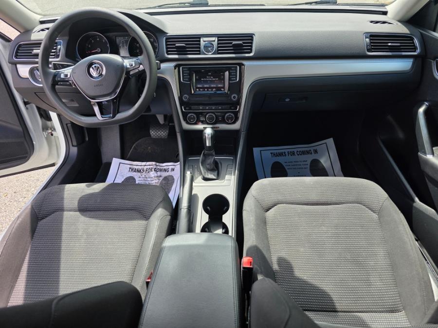 2017 Volkswagen Passat 1.8T S Auto photo