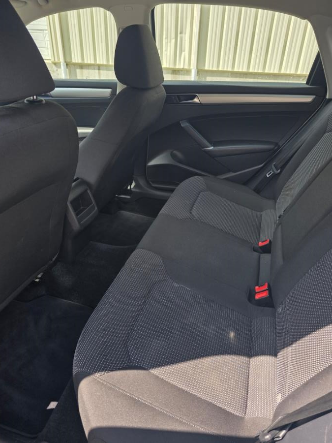 2017 Volkswagen Passat 1.8T S Auto photo