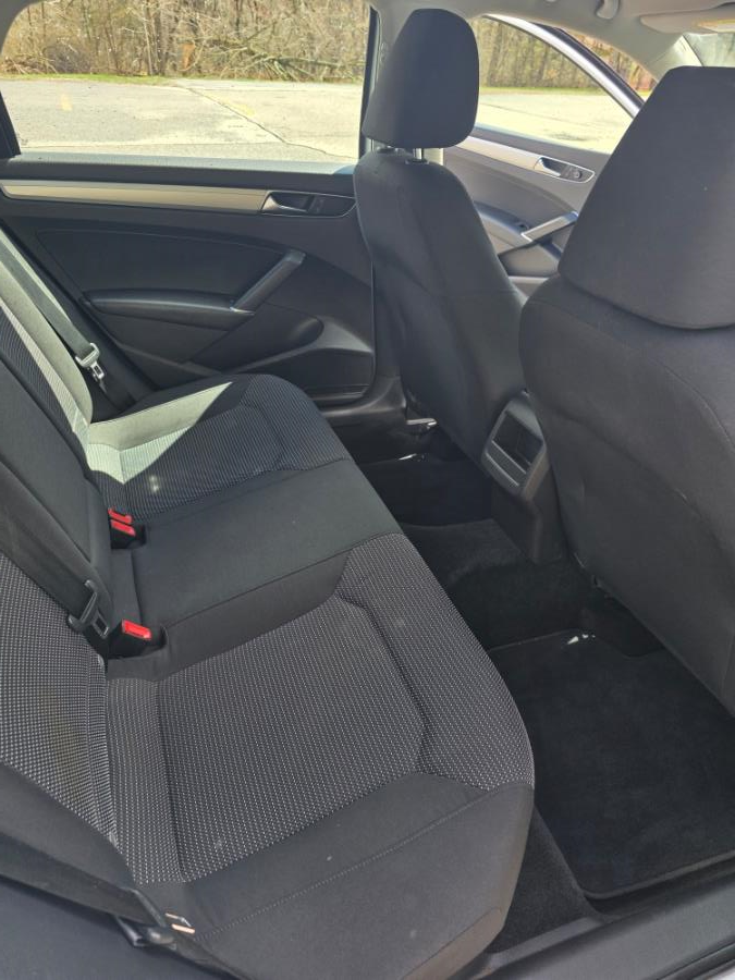2017 Volkswagen Passat 1.8T S Auto photo