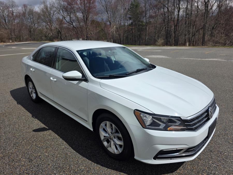 2017 Volkswagen Passat 1.8T S Auto photo