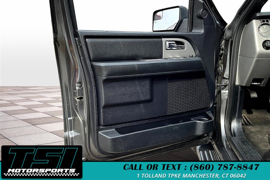 2016 Ford Expedition 4WD 4dr XLT photo