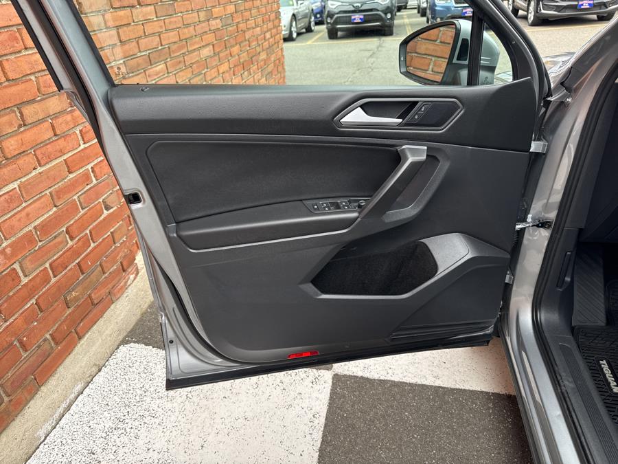 2021 Volkswagen Tiguan 2.0T SE 4MOTION photo