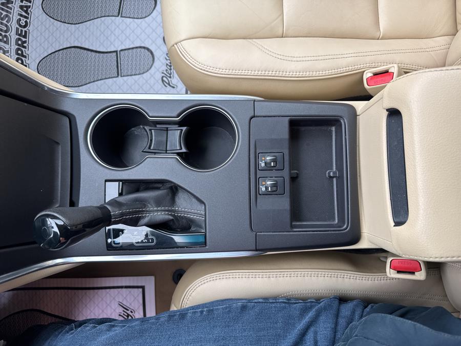 2017 Toyota Camry XLE Auto photo